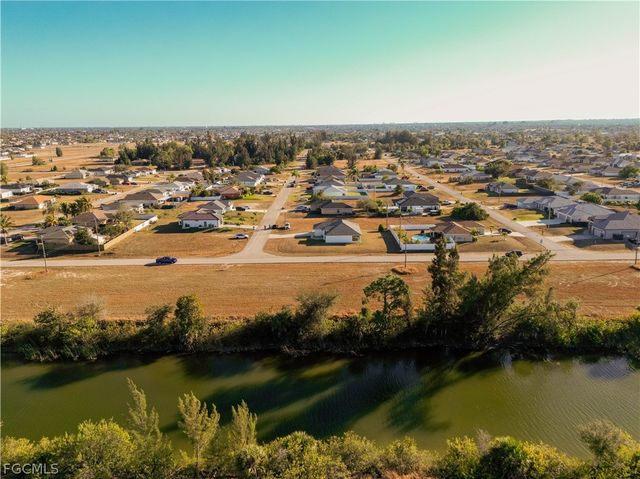 1910 NW 1st PL, Cape Coral, FL 33993