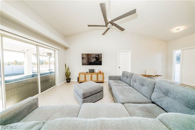 1910 NW 1st PL, Cape Coral, FL 33993