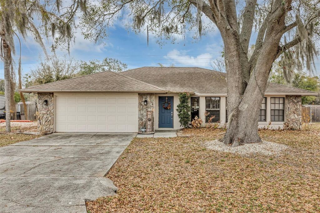 Image 1 of property listing at 1548 BOWMANS TRAIL, Lakeland, FL 33809