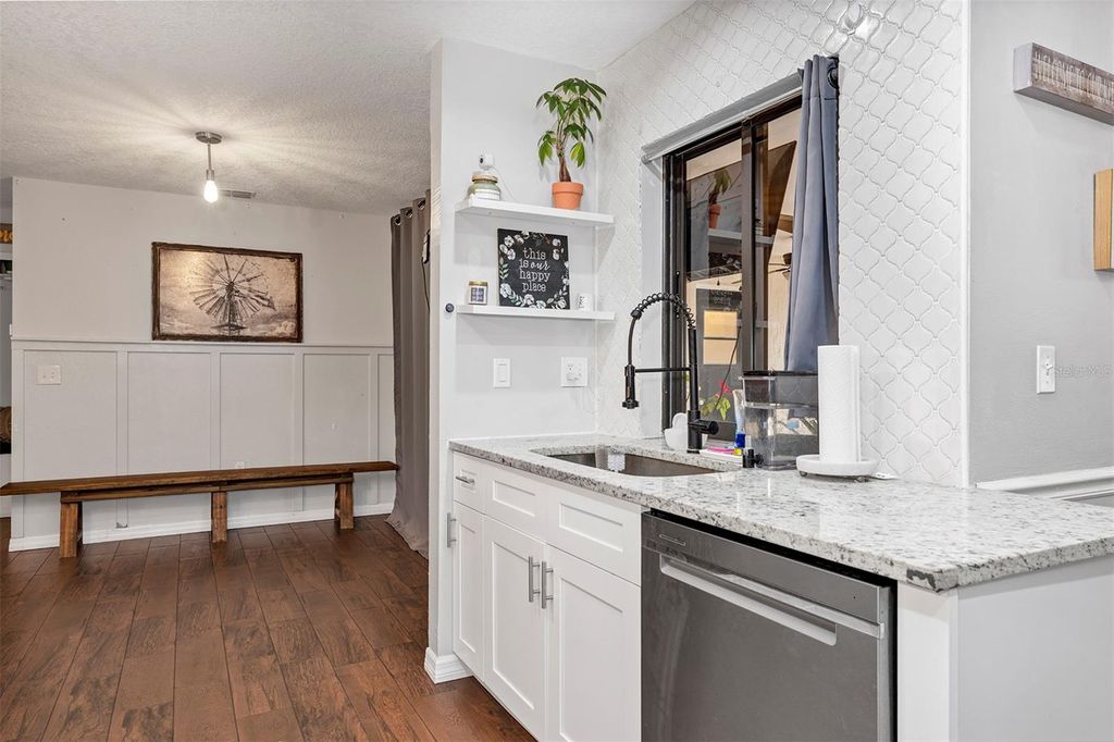 Image 16 of property listing at 1548 BOWMANS TRAIL, Lakeland, FL 33809