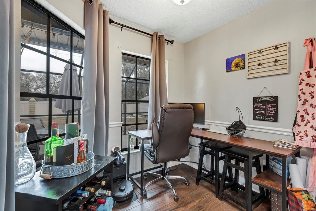 Image 18 of property listing at 1548 BOWMANS TRAIL, Lakeland, FL 33809