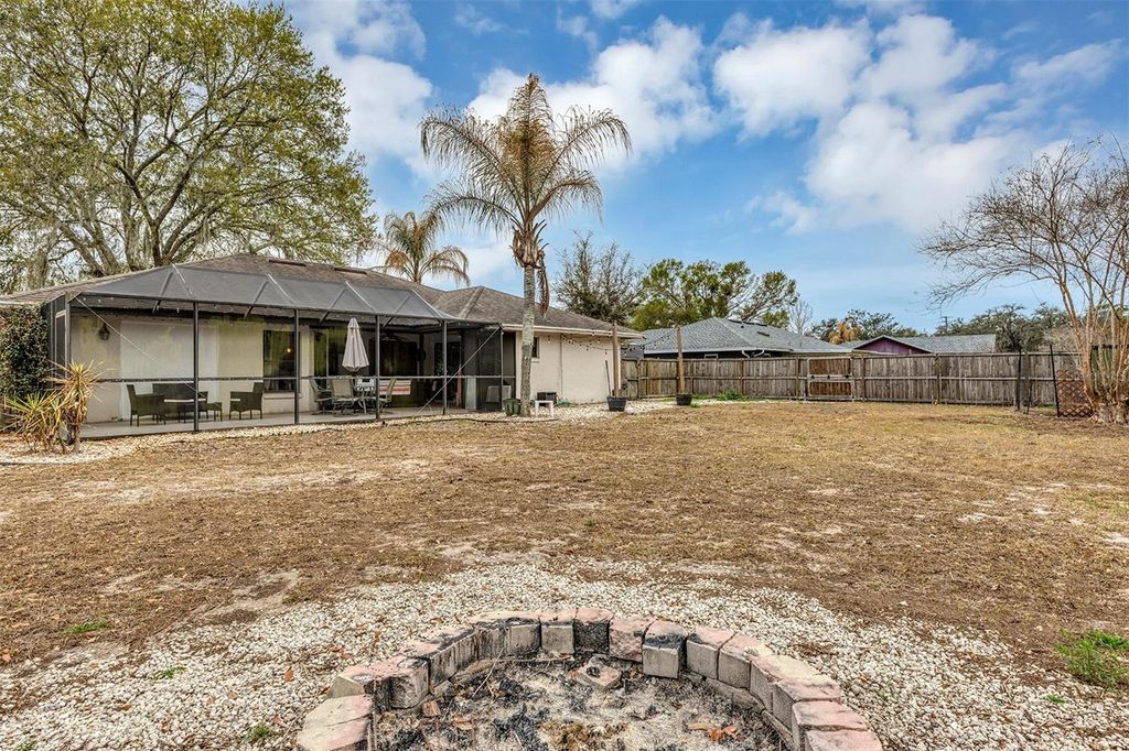 Image 37 of property listing at 1548 BOWMANS TRAIL, Lakeland, FL 33809