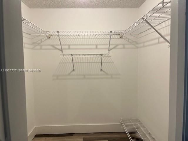 120 Lakeview Dr 205, Weston, FL 33326