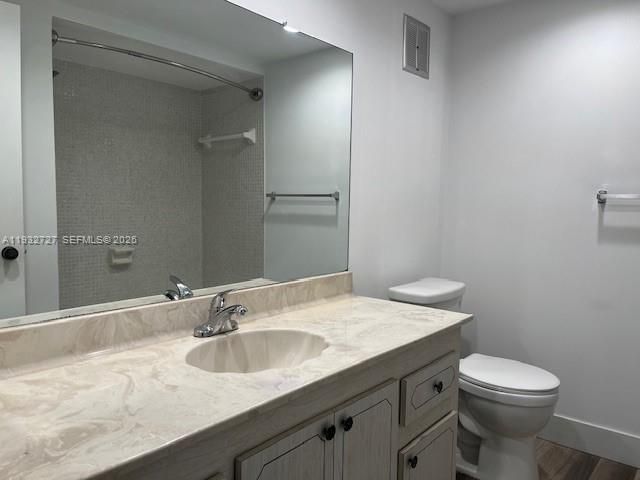 120 Lakeview Dr 205, Weston, FL 33326