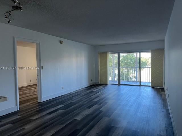 120 Lakeview Dr 205, Weston, FL 33326