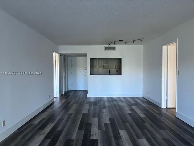 120 Lakeview Dr 205, Weston, FL 33326