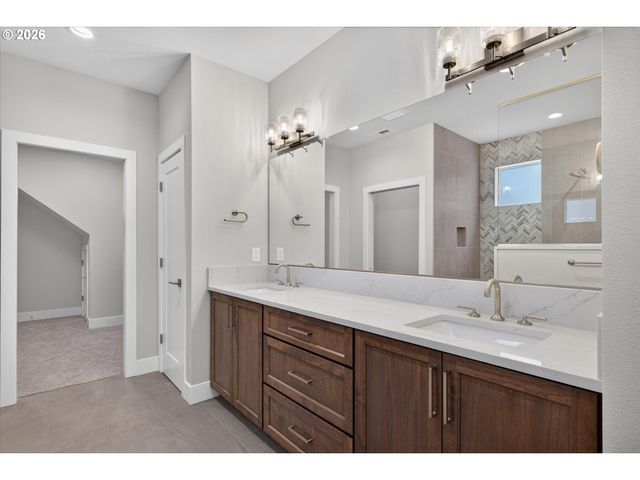 10711 Se 13TH Cir, Vancouver, WA 98664