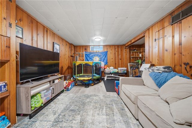 1537 19th Street, Cuyahoga Falls, OH 44223