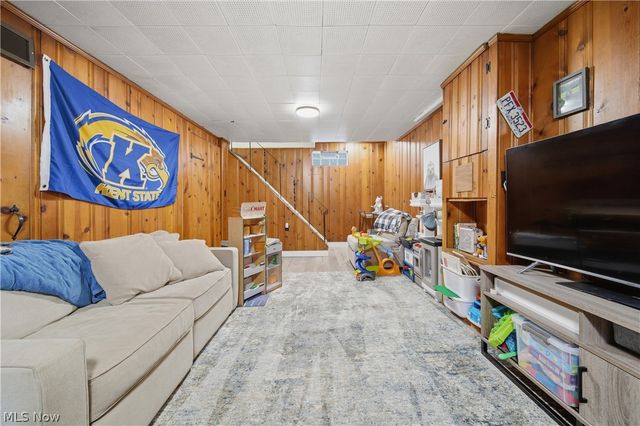 1537 19th Street, Cuyahoga Falls, OH 44223