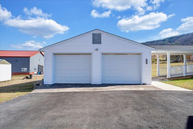 373 Richardson DR, Roanoke, VA 24019