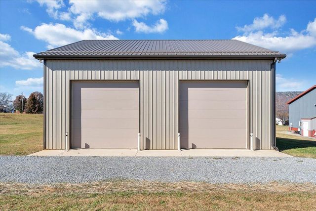 373 Richardson DR, Roanoke, VA 24019