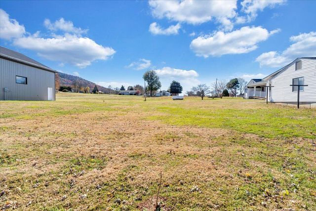 373 Richardson DR, Roanoke, VA 24019