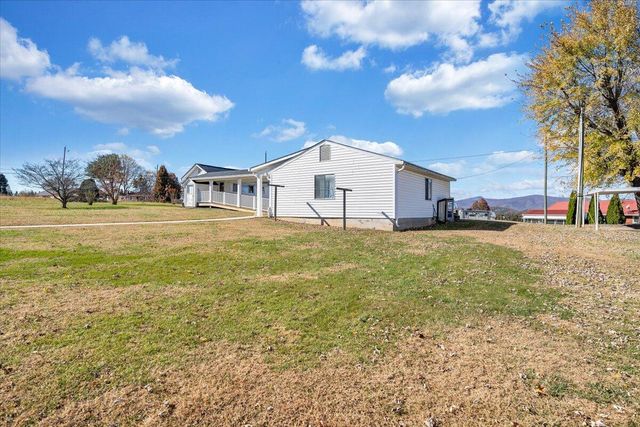 373 Richardson DR, Roanoke, VA 24019