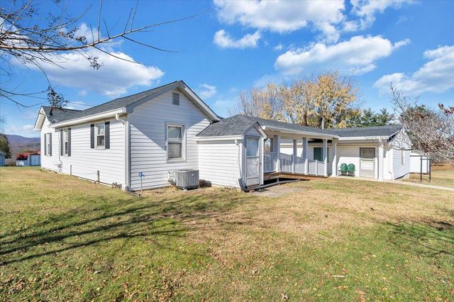 373 Richardson DR, Roanoke, VA 24019