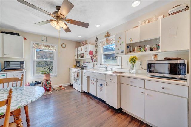 373 Richardson DR, Roanoke, VA 24019