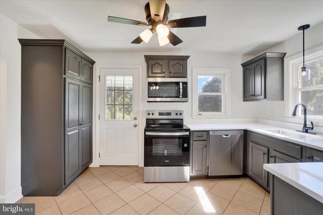1527 MAIN ST, New Park, PA 17352