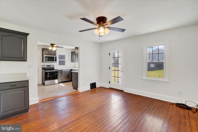 1527 MAIN ST, New Park, PA 17352
