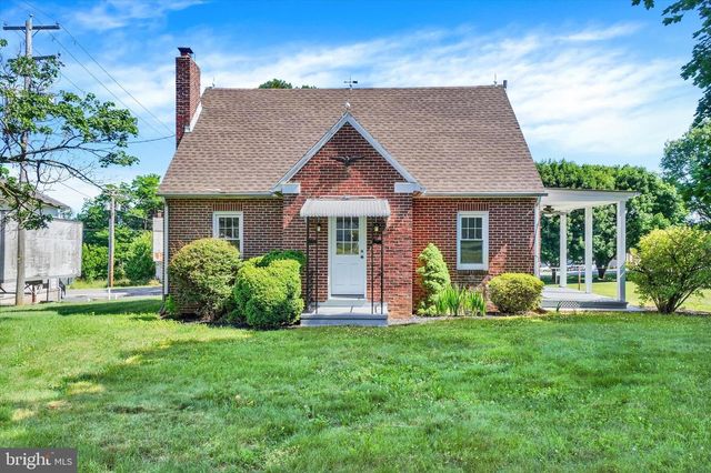 1527 MAIN ST, New Park, PA 17352