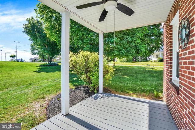 1527 MAIN ST, New Park, PA 17352