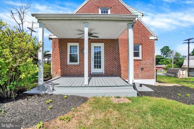 1527 MAIN ST, New Park, PA 17352