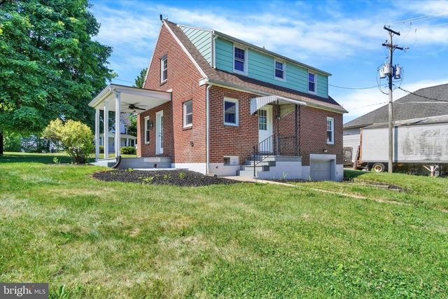 1527 MAIN ST, New Park, PA 17352