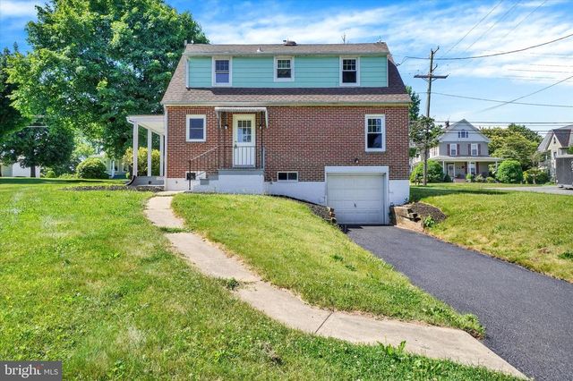 1527 MAIN ST, New Park, PA 17352