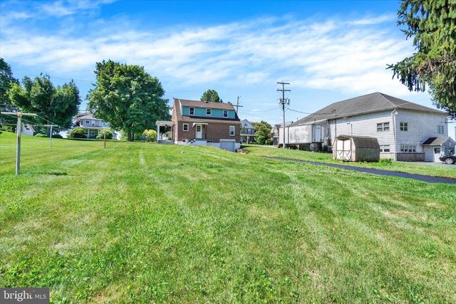 1527 MAIN ST, New Park, PA 17352