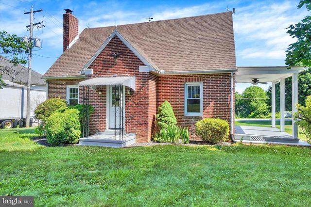 1527 MAIN ST, New Park, PA 17352