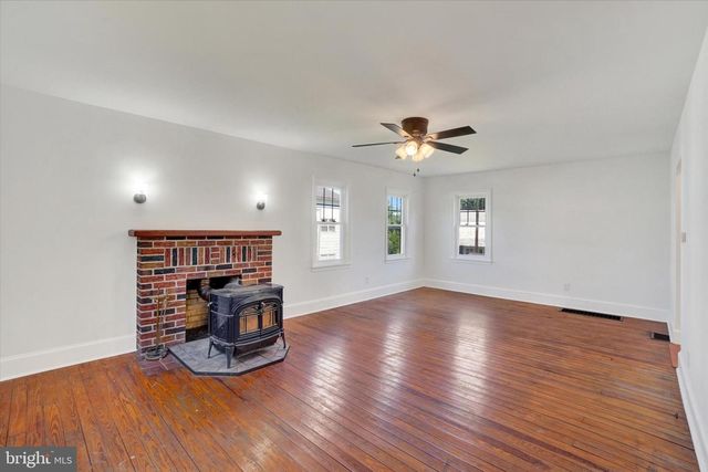 1527 MAIN ST, New Park, PA 17352