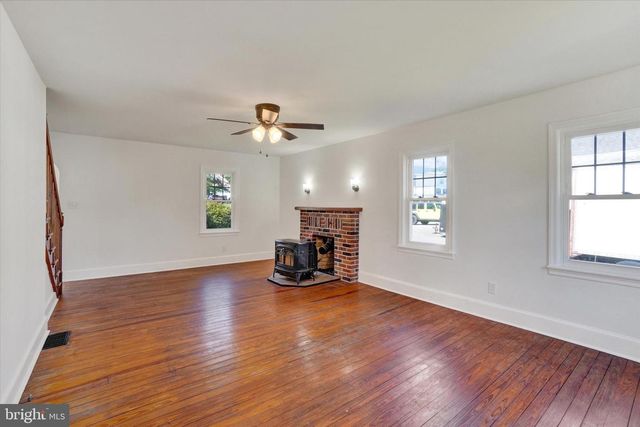 1527 MAIN ST, New Park, PA 17352