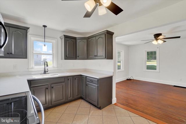1527 MAIN ST, New Park, PA 17352