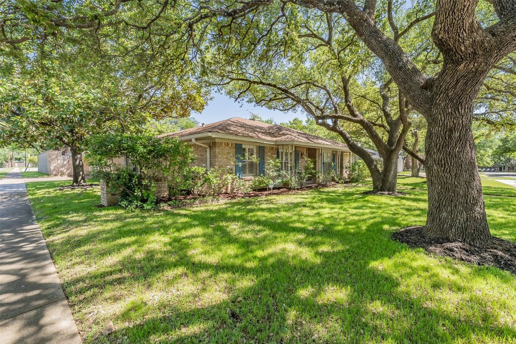 1718 Timbers Drive, Irving, TX 75061 — photo 2