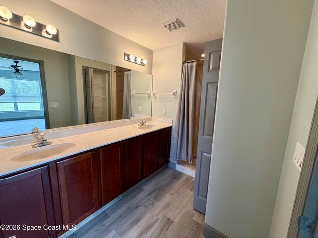 915 Twisting Branch Court, Melbourne, FL 32935