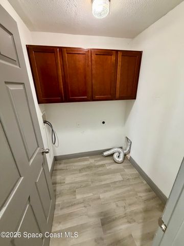 915 Twisting Branch Court, Melbourne, FL 32935