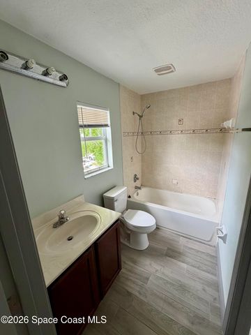 915 Twisting Branch Court, Melbourne, FL 32935