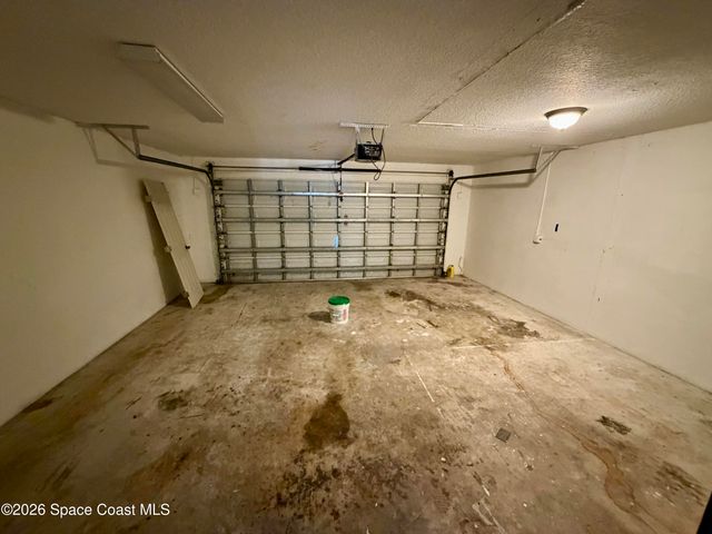 915 Twisting Branch Court, Melbourne, FL 32935