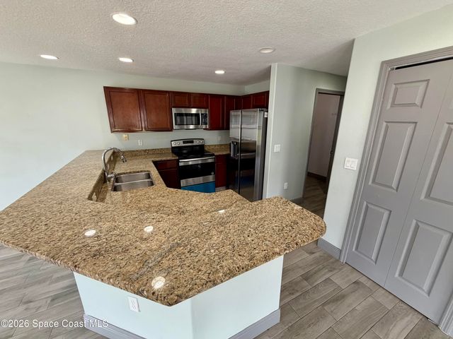 915 Twisting Branch Court, Melbourne, FL 32935