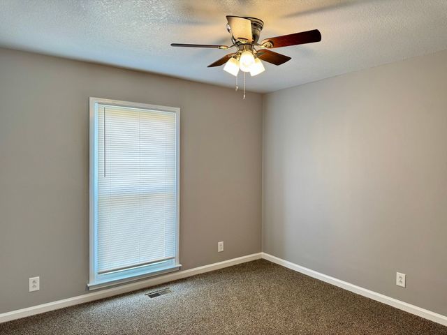 206 Millstone Cir, Clarksville, TN 37042