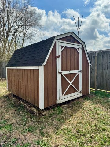 206 Millstone Cir, Clarksville, TN 37042