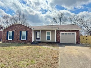206 Millstone Cir, Clarksville, TN 37042