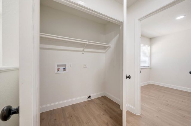 805 W Chambers Street B, Cleburne, TX 76033