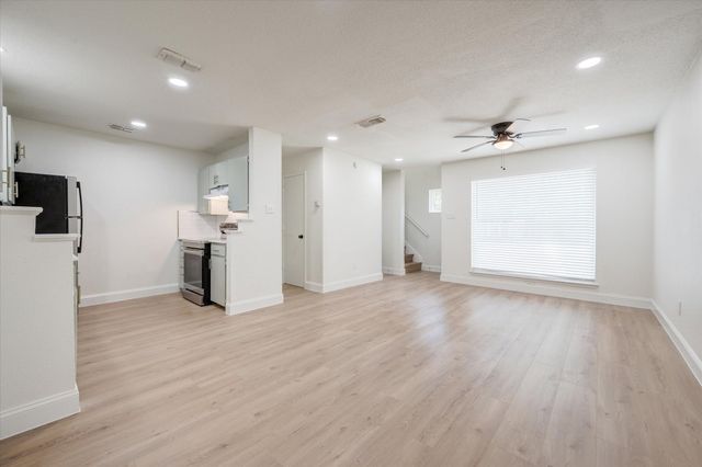 805 W Chambers Street B, Cleburne, TX 76033