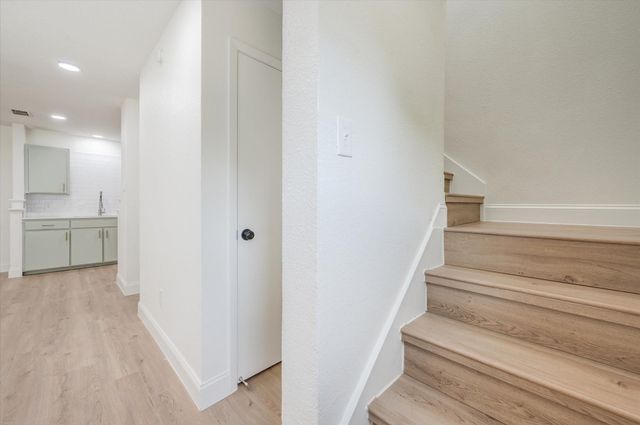 805 W Chambers Street B, Cleburne, TX 76033