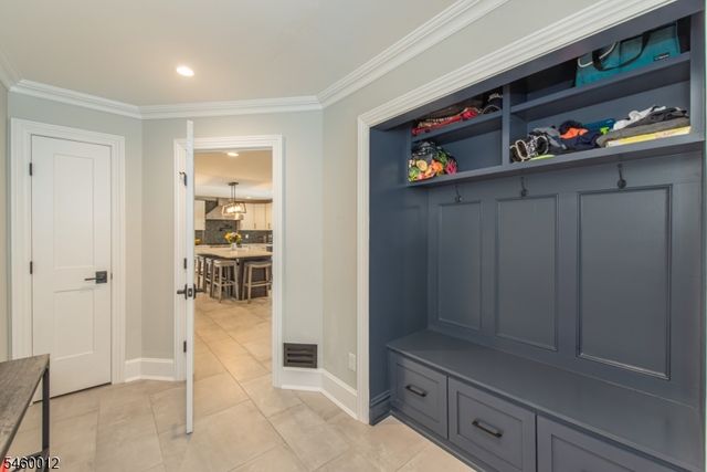 9 Alexandria Dr, East Hanover Twp., NJ 07936