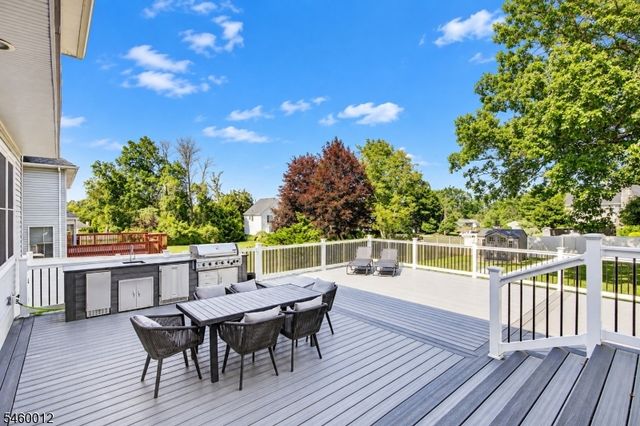9 Alexandria Dr, East Hanover Twp., NJ 07936