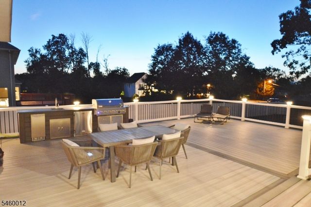 9 Alexandria Dr, East Hanover Twp., NJ 07936