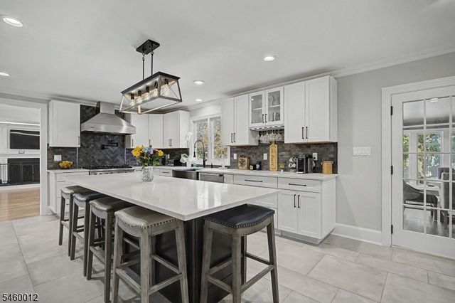 9 Alexandria Dr, East Hanover Twp., NJ 07936
