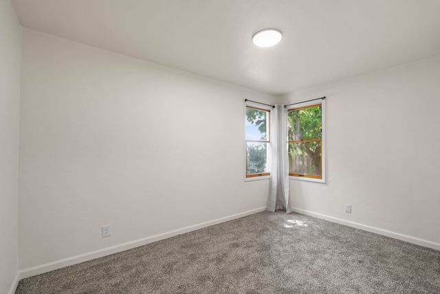 4811 N Oak St, Spokane, WA 99205