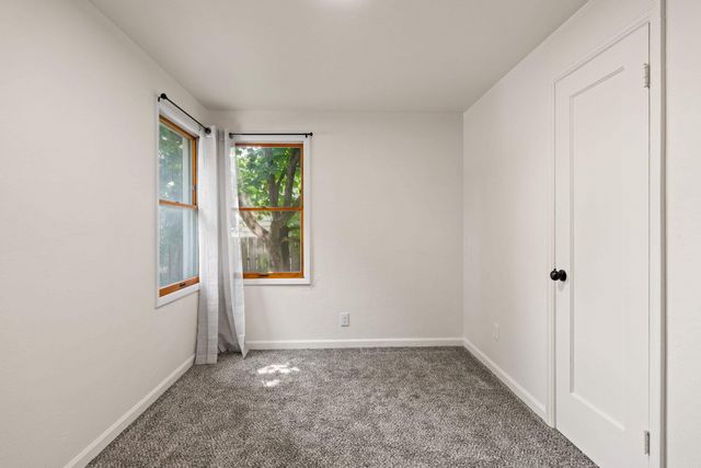 4811 N Oak St, Spokane, WA 99205