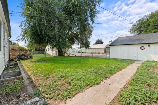 4811 N Oak St, Spokane, WA 99205